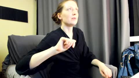 Snapshot of holistic_woman chatting on 07-15-26, 08:14 holistic_woman online show from 07-15-26, 08:14