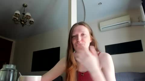 Snapshot of holistic_woman chatting on 07-17-26, 07:04 holistic_woman online show from 07-17-26, 07:04