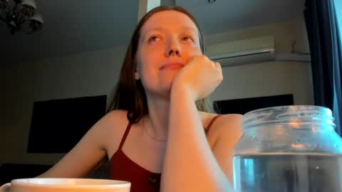 Snapshot of holistic_woman chatting on 07-17-26, 07:08 holistic_woman online show from 07-17-26, 07:08