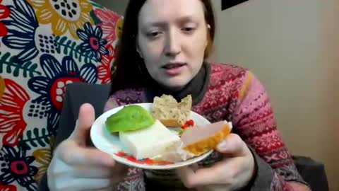 Snapshot of holistic_woman chatting on 07-21-26, 02:52 holistic_woman online show from 07-21-26, 02:52