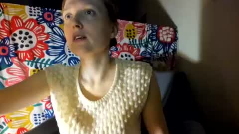 Snapshot of holistic_woman chatting on 07-22-26, 08:11 holistic_woman online show from 07-22-26, 08:11