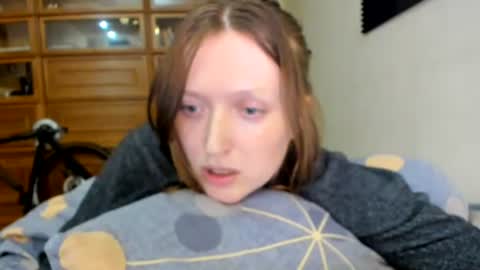 Snapshot of holistic_woman chatting on 07-25-26, 07:11 holistic_woman online show from 07-25-26, 07:11