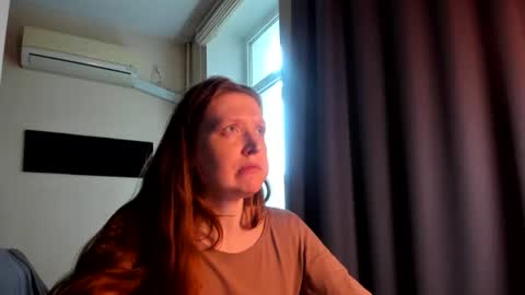 Snapshot of holistic_woman chatting on 08-03-26, 02:44 holistic_woman online show from 08-03-26, 02:44