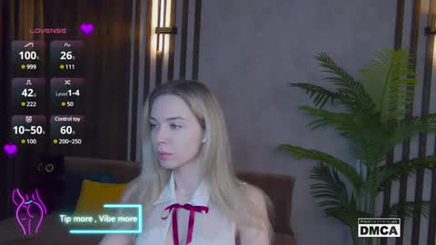 Snapshot of holl1would chatting on 02-23-25, 08:00 My social media links subscribe to support me online show from 02-23-25, 08:00