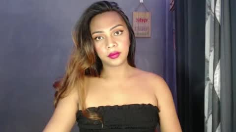 holliescarlet online show from 12-16-24, 06:32