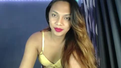 holliescarlet online show from 12-19-24, 03:08
