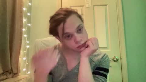 Snapshot of holly23hopefull chatting on 12-25-24, 04:33 Hollys Drive threw Side Of CB. online show from 12-25-24, 04:33