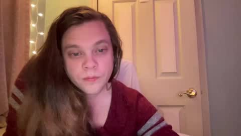 Snapshot of holly23hopefull chatting on 12-29-24, 03:44 Hollys Drive threw Side Of CB. online show from 12-29-24, 03:44