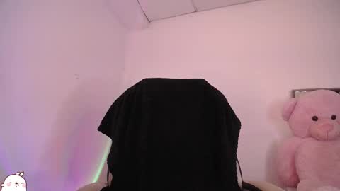 holly_16 online show from 10-30-25, 01:51