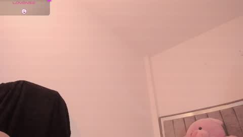 Snapshot of holly_16 chatting on 05-15-26, 09:11 holly_16 online show from 05-15-26, 09:11
