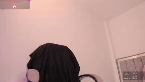 Snapshot of holly_16 chatting on 05-25-26, 11:00 holly_16 online show from 05-25-26, 11:00