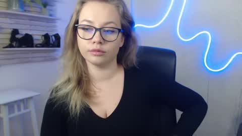 Holly online show from 01-29-25, 05:40