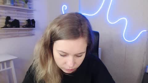 Holly online show from 01-30-25, 08:43