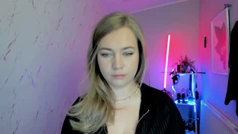 Holly online show from 11-18-25, 08:46