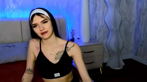 Holly online show from 05-26-26, 12:34