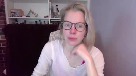 holly_bourbon online show from 03-11-26, 05:19