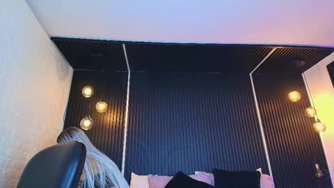 April online show from 09-10-25, 12:21