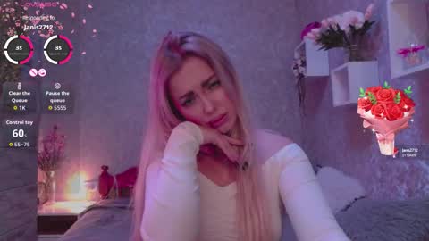 holly_molly8 online show from 09-29-25, 06:35