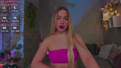 holly_molly8 online show from 04-14-26, 03:40