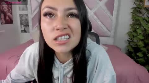 Holly online show from 11-28-25, 12:46