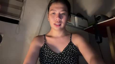 Snapshot of holly_wyn chatting on 07-07-26, 11:47 holly_wyn online show from 07-07-26, 11:47