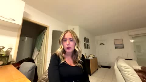 hollyandelon online show from 02-17-26, 10:49