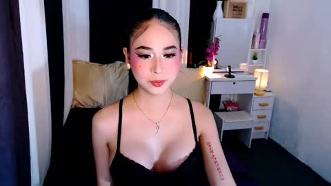 Snapshot of hollyclarita chatting on 10-27-25, 09:46 YOUR GODDESS CLARITA online show from 10-27-25, 09:46