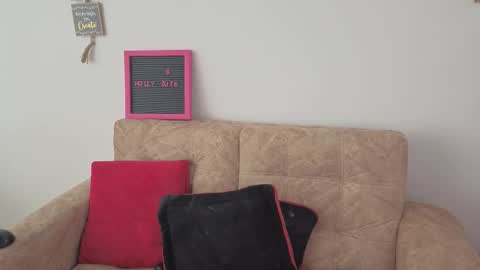 Holly online show from 11-07-25, 05:46