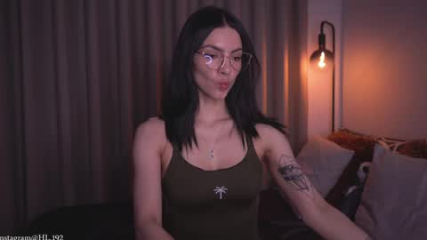 Holly Linder online show from 04-07-26, 01:28