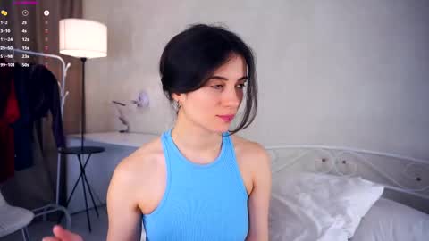 Snapshot of hollymonica chatting on 03-11-25, 09:13 Delly online show from 03-11-25, 09:13