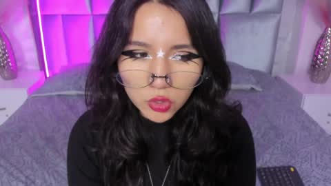 hollypeach_ online show from 03-29-26, 05:02