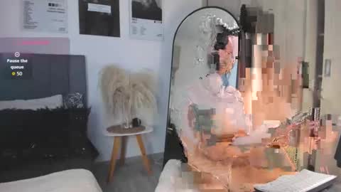 Snapshot of hollyprincess_2 chatting on 02-23-26, 02:20 holly princess mermaid online show from 02-23-26, 02:20