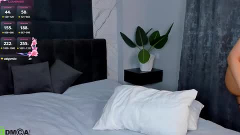 Snapshot of hollyray_ chatting on 11-30-25, 01:20 Holly online show from 11-30-25, 01:20