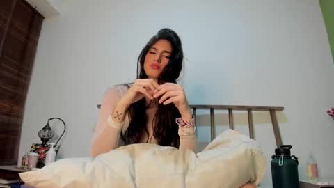 hollyshit_ online show from 01-17-25, 01:36