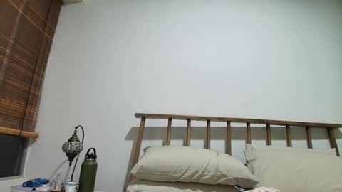 hollyshit_ online show from 10-12-25, 11:37