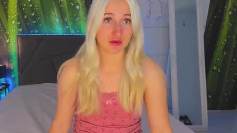 HollyTaillor online show from 11-01-25, 06:15