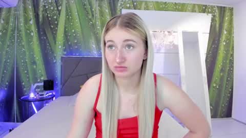 HollyTaillor online show from 07-19-26, 05:33