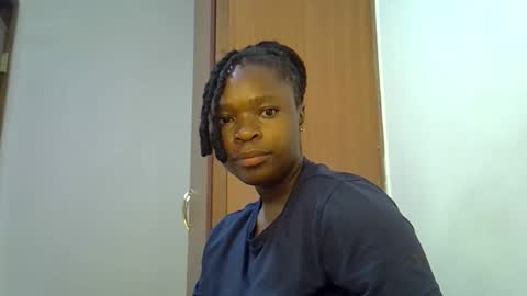 holy_ebony online show from 05-15-26, 07:48
