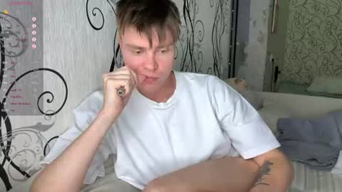 holy_eggs_00 online show from 06-24-26, 04:17