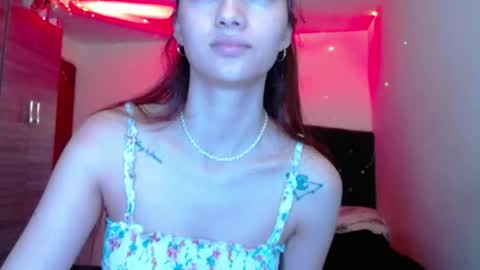 Snapshot of holy_julii chatting on 06-09-26, 03:29 holy_julii online show from 06-09-26, 03:29