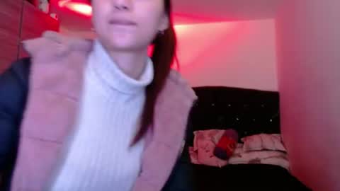 Snapshot of holy_julii chatting on 06-13-26, 04:10 holy_julii online show from 06-13-26, 04:10