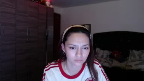 Snapshot of holy_julii chatting on 06-24-26, 02:10 holy_julii online show from 06-24-26, 02:10