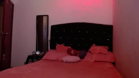 Snapshot of holy_julii chatting on 07-15-26, 05:12 holy_julii online show from 07-15-26, 05:12