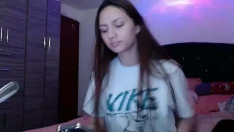 Snapshot of holy_julii chatting on 07-18-26, 03:44 holy_julii online show from 07-18-26, 03:44