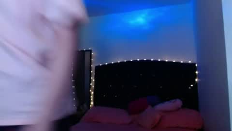 Snapshot of holy_julii chatting on 07-22-26, 03:42 holy_julii online show from 07-22-26, 03:42