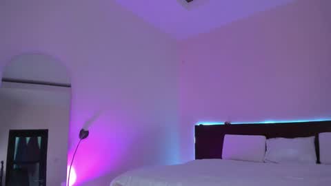 Snapshot of holy_khloe chatting on 02-14-25, 06:56 Kira Purrr online show from 02-14-25, 06:56