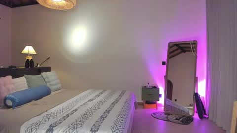 Kira Purrr online show from 05-16-26, 10:36