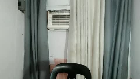 Snapshot of holy_maxine chatting on 06-26-26, 11:47 holy_maxine online show from 06-26-26, 11:47