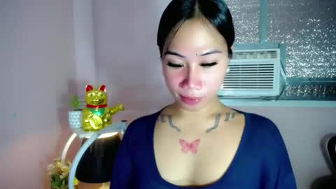 holy_samyx online show from 10-25-25, 04:09