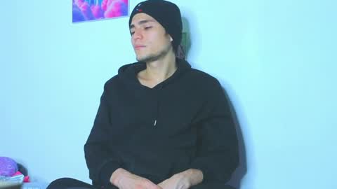      online show from 04-10-26, 06:51